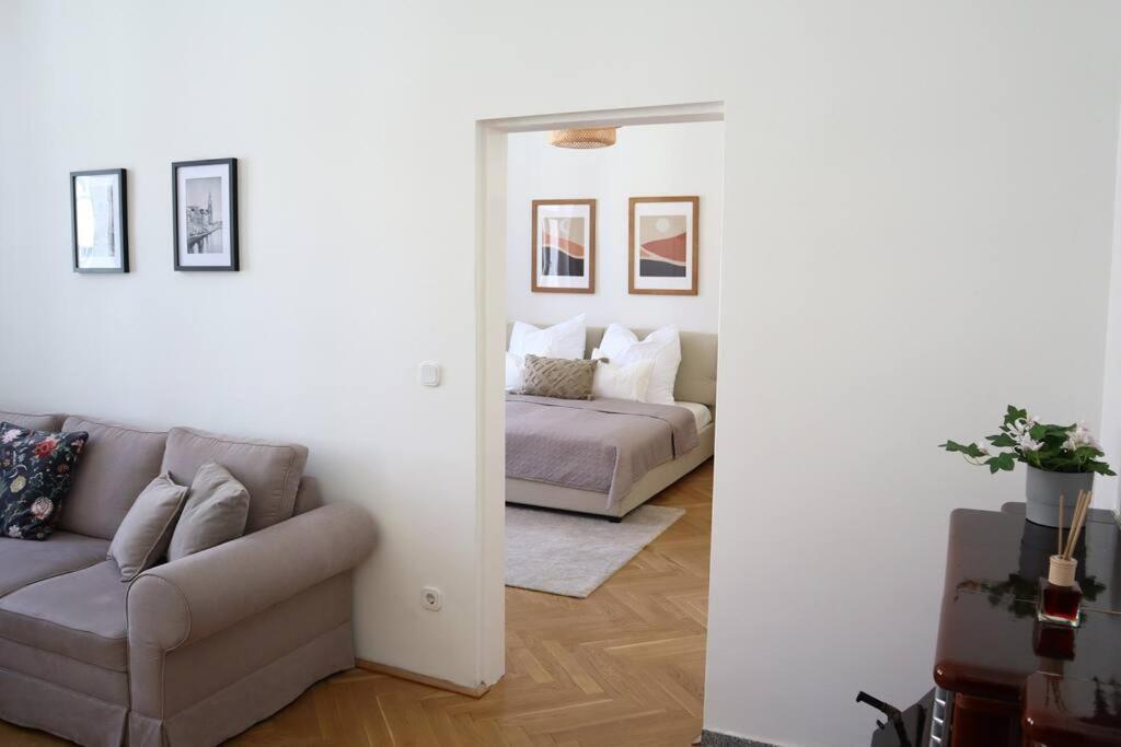 וינה Bloom - Cozy Apartment, 5 Stops To City Center מראה חיצוני תמונה