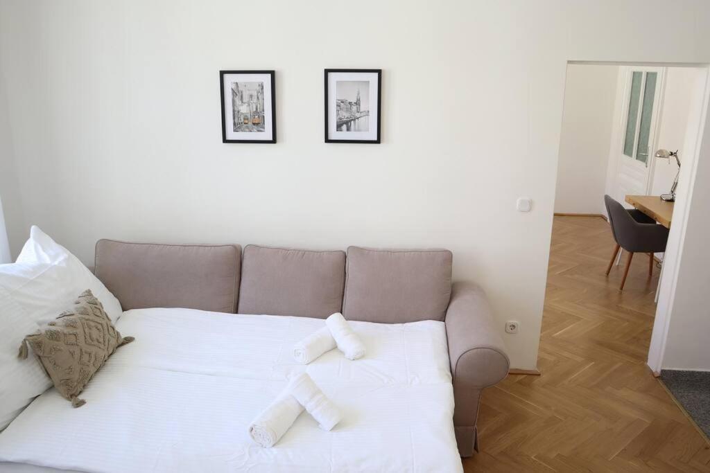 וינה Bloom - Cozy Apartment, 5 Stops To City Center מראה חיצוני תמונה