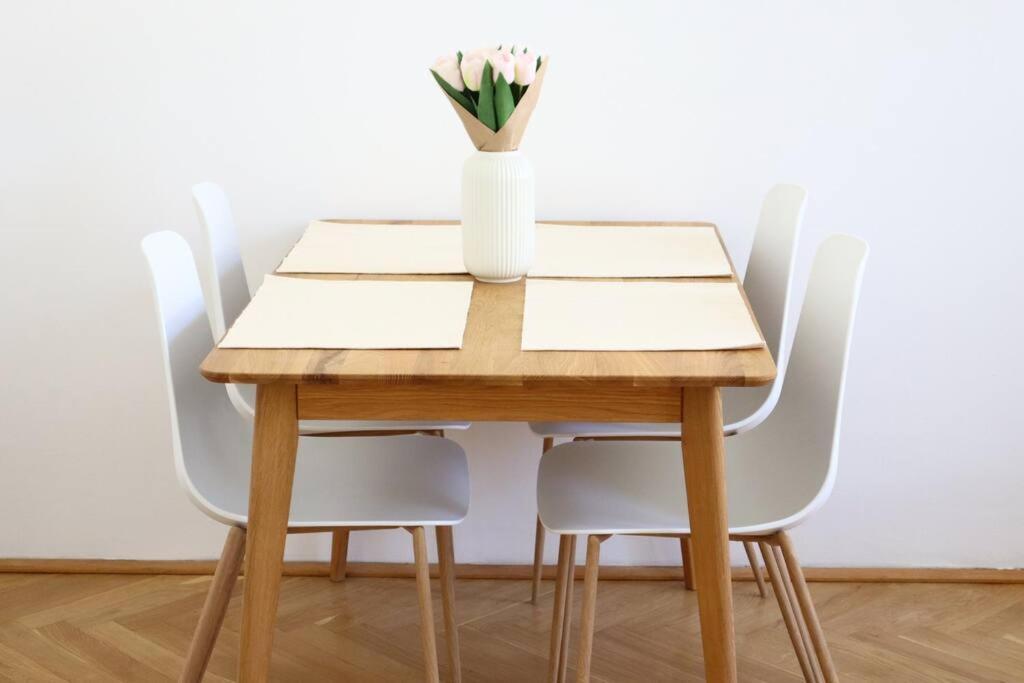 וינה Bloom - Cozy Apartment, 5 Stops To City Center מראה חיצוני תמונה